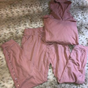 Matching Set: joggers and sweatshirt